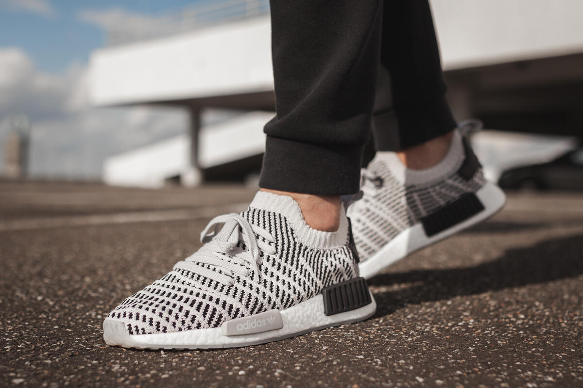 adidas Originals Nmd R1 Runner stlt Primeknit 